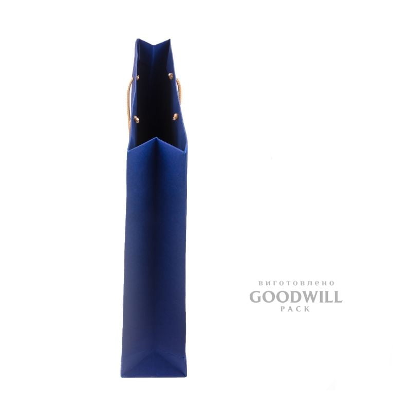 Картонный пакет с логотипом вид сбоку