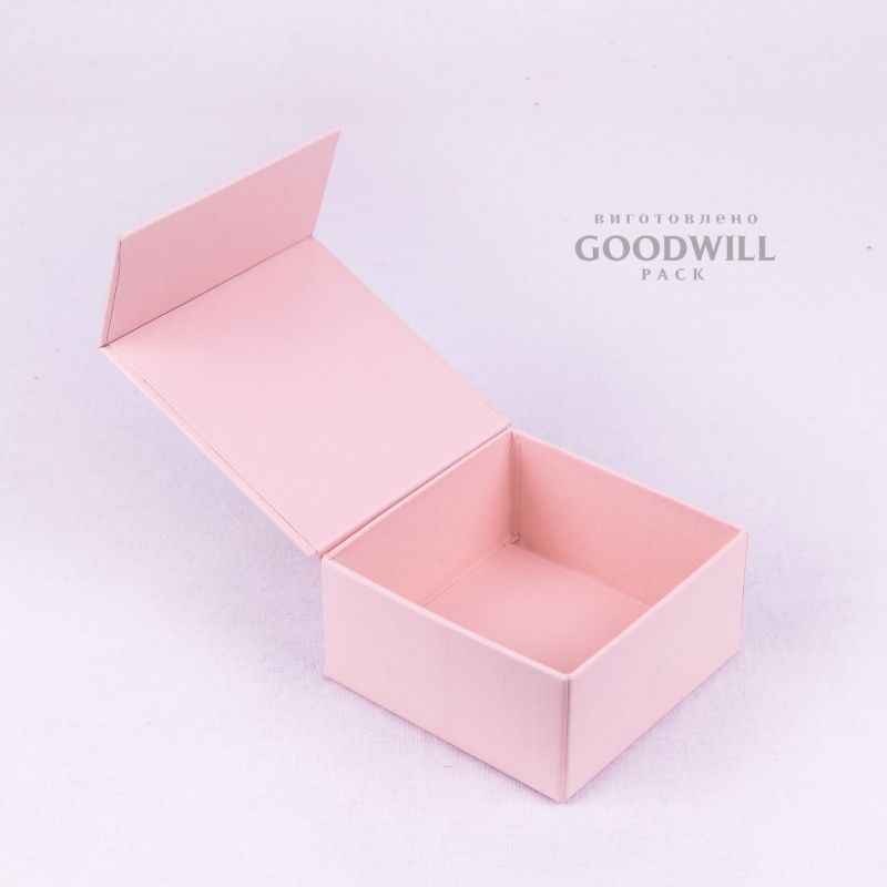 Коробка форма книга на магнитной ленте