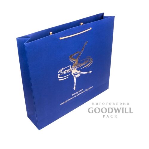 Пакет бумажный из дизайнерского картона с логотипом фото