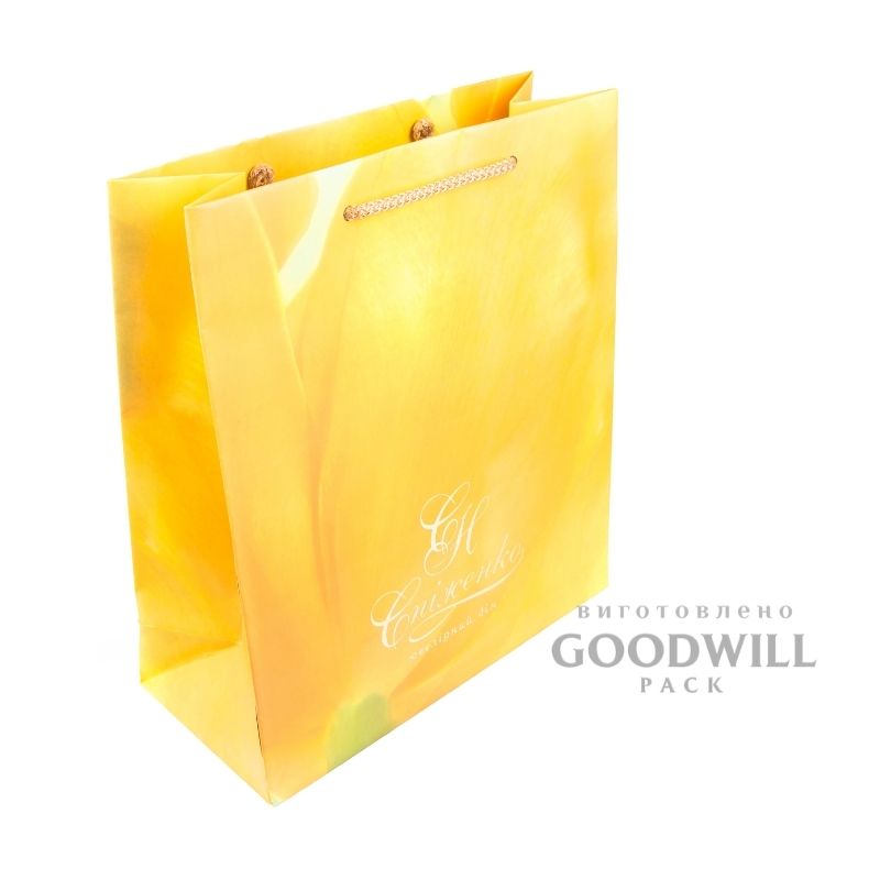 Пакет из бумаги с матовой ламинацией фото