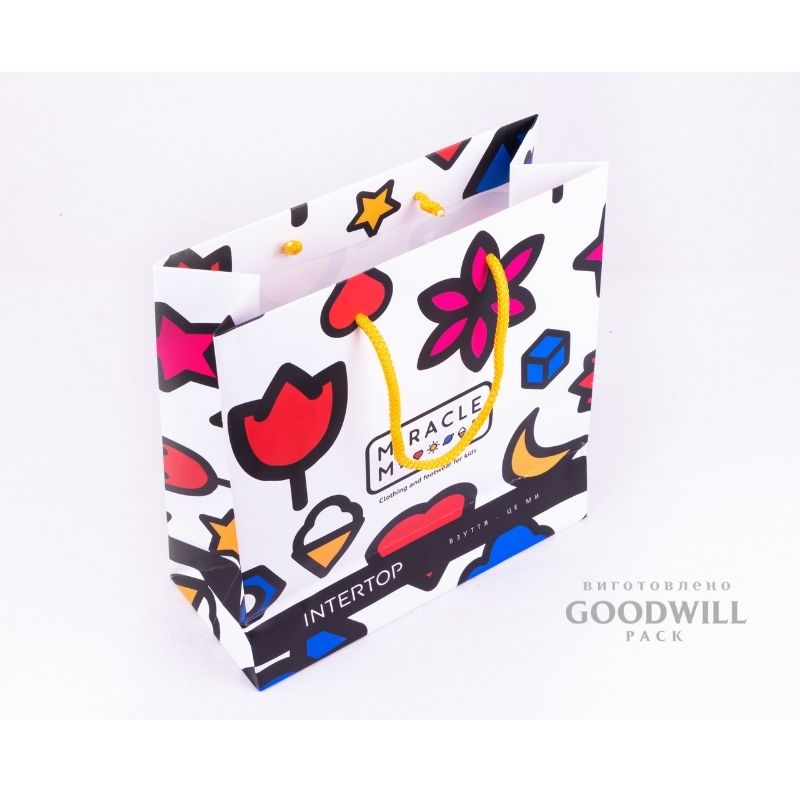 пакет паперовий для одягу з логотипом