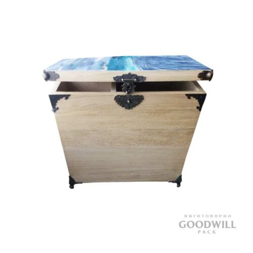 Дерев'яна коробка сундук подарункова фотографія