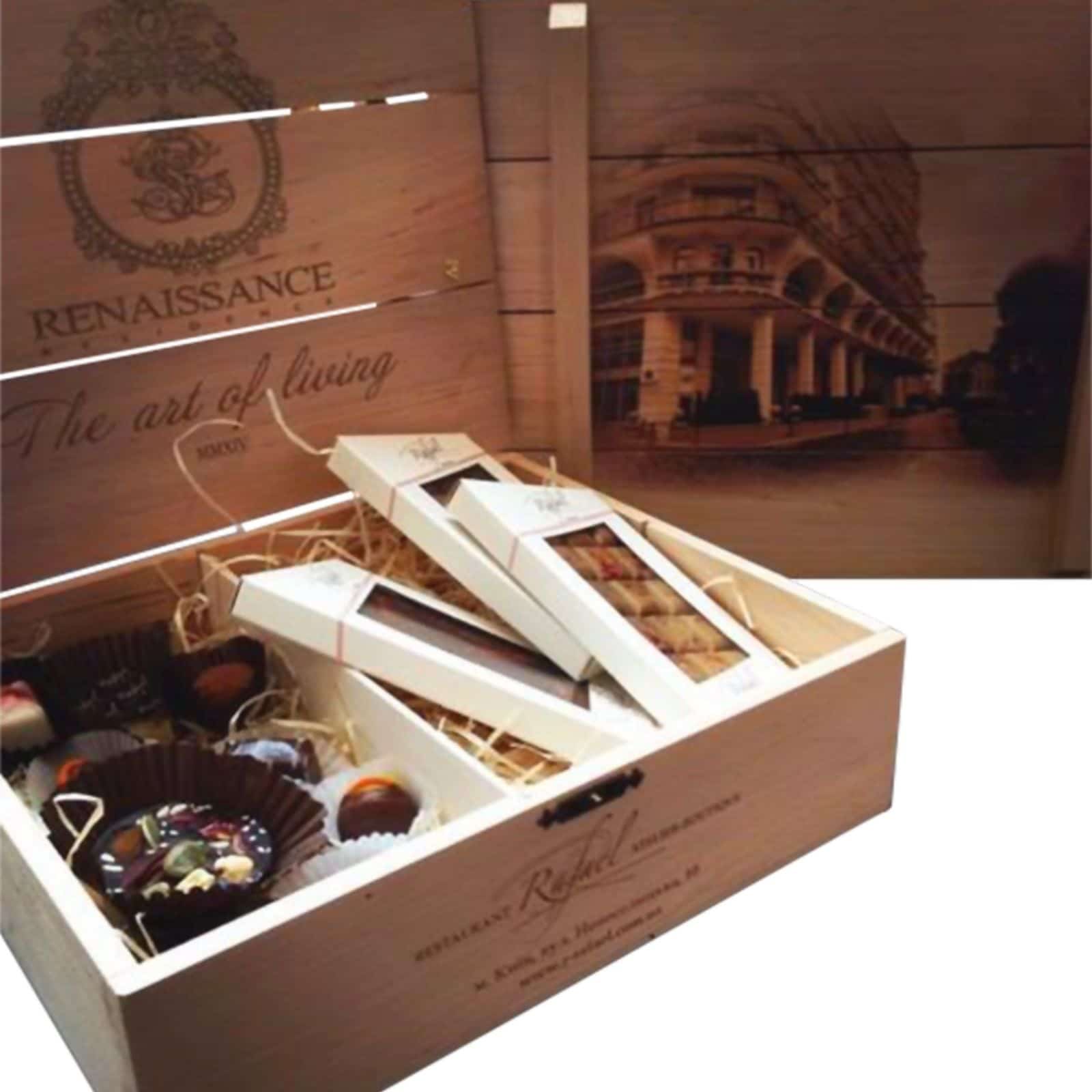 Деревянная коробка с лазерной гравировкой