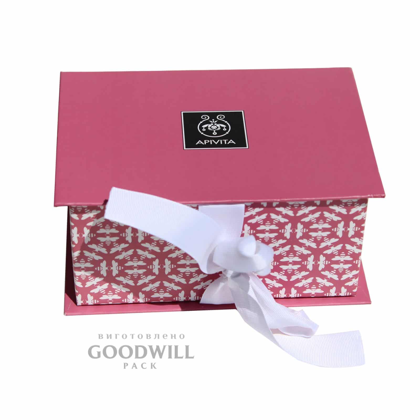 Коробка з репсовою стрічкою фото