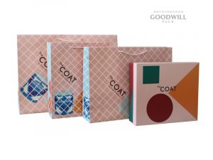 Фірмові пакети для одягу виготовлені за індивідуальним замовленням