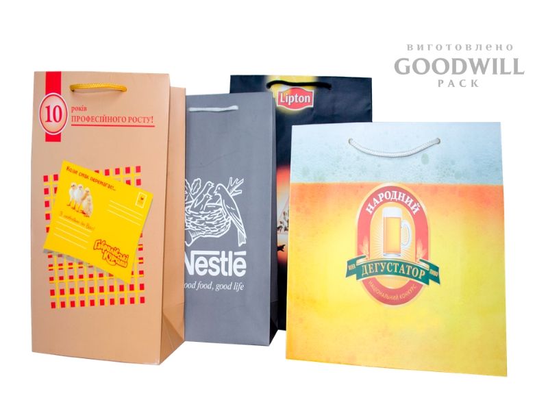 Брендові паперові пакети фото