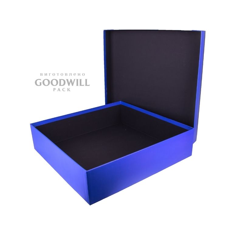 Изготовленная на заказ коробка для одежды вид сбоку