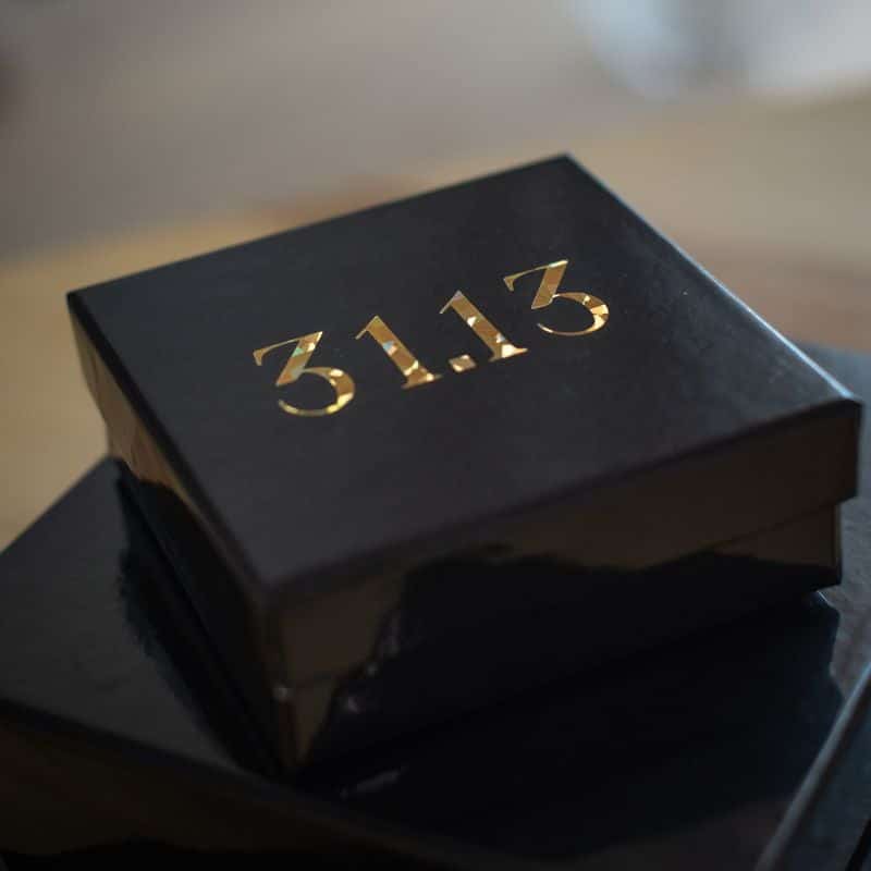 Фотографія картоні коробки з друком на замовлення для прикрас