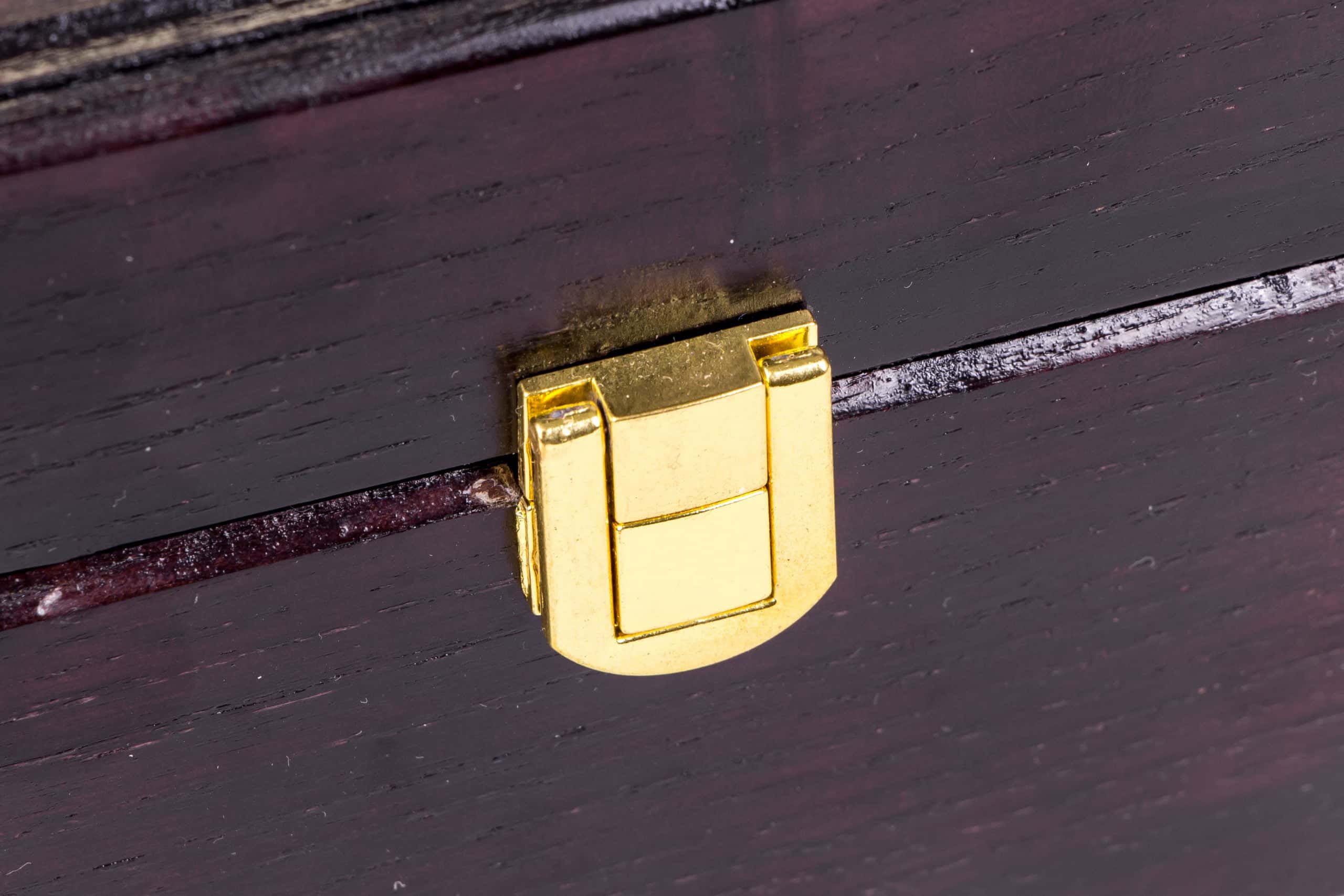 Коробка дерев'яна подарункова для персня 10*10*10 - Зображення 7