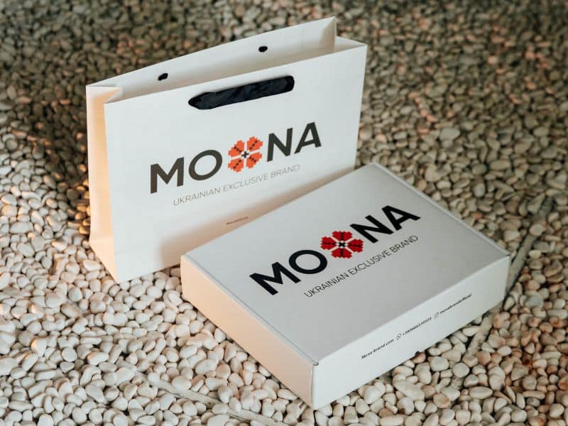 Фірмова упаковка з логотипом фотографія