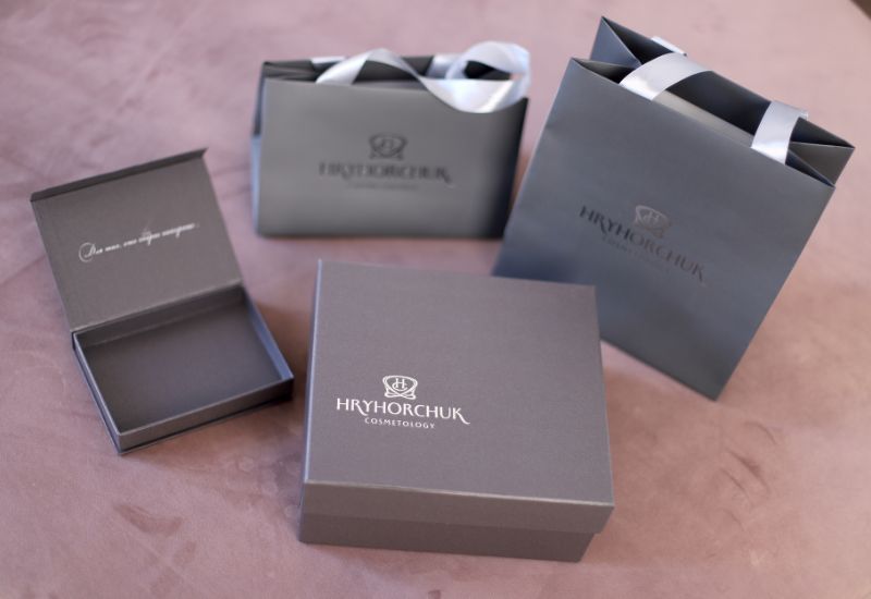 Фотографія Коробочки з друком для ювелірних виробів з логотипом