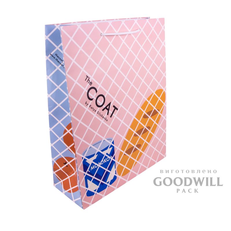 Пакет паперовий для одягу ламінований з друком логотипа фотографія