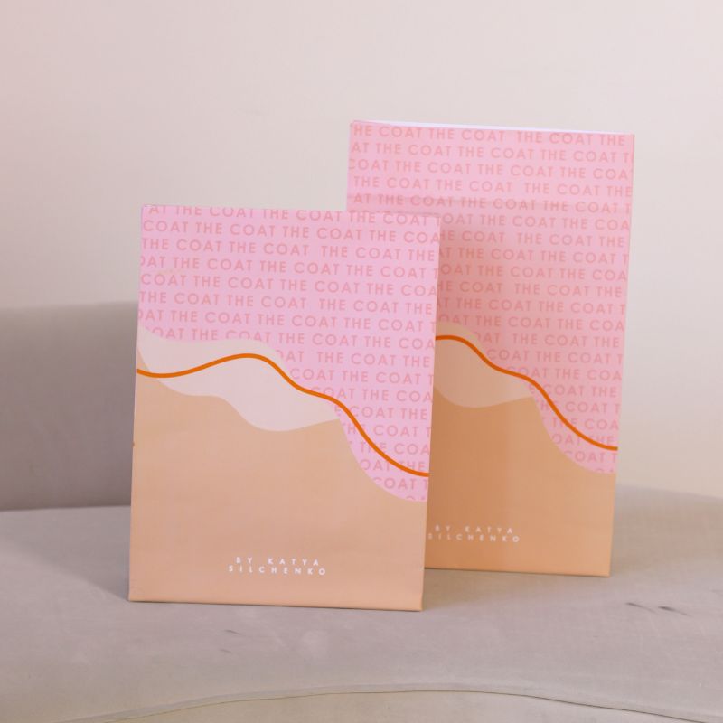 Фотографія пакетів для одягу