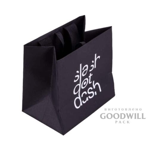 Пакет для ювелірних прикрас з вклеєними ручками фотографія