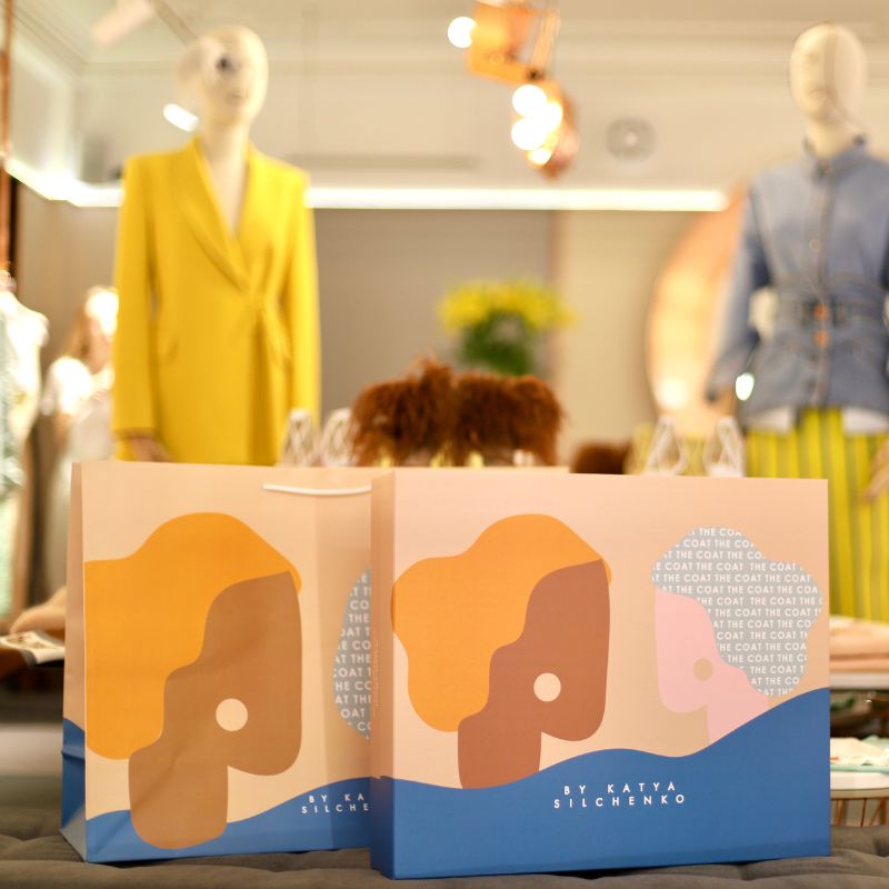 Фотографія друк упаковки для одягу