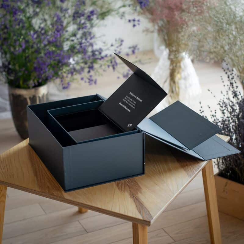 Фотографія картонна упаковка з логотипом на замовленя