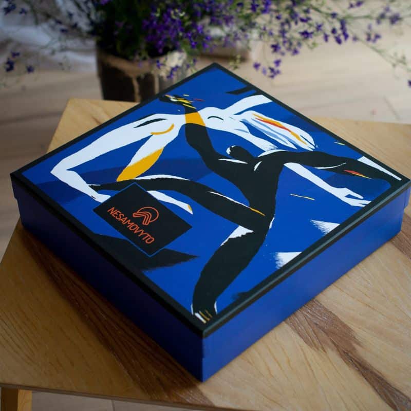 Фотографія коробки з логотипом на замовлення