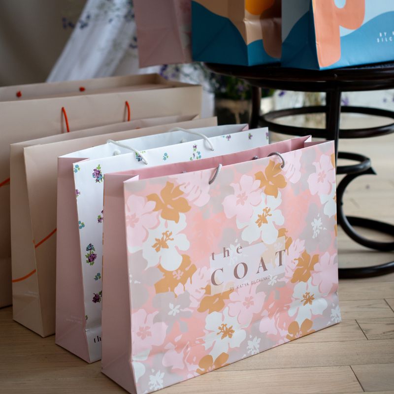 Фотографія паперові пакети з власним логотипом