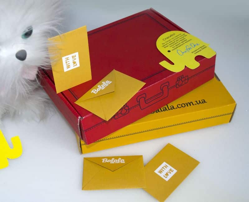 Коробки кашировані з мікрогофрокартону фірмові фотографія