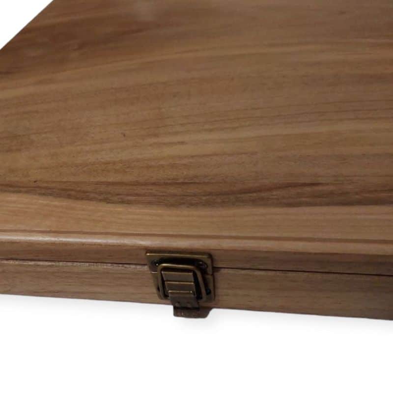 Фурнітура замок на дерев'яній коробці фотографія