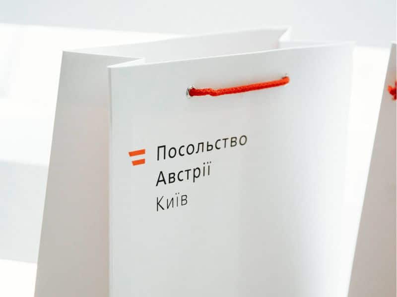 Друк логотипа на пакеті фотографія