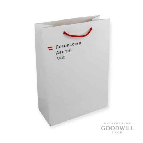 Пакет брендований для Посольства Австрії фотографія