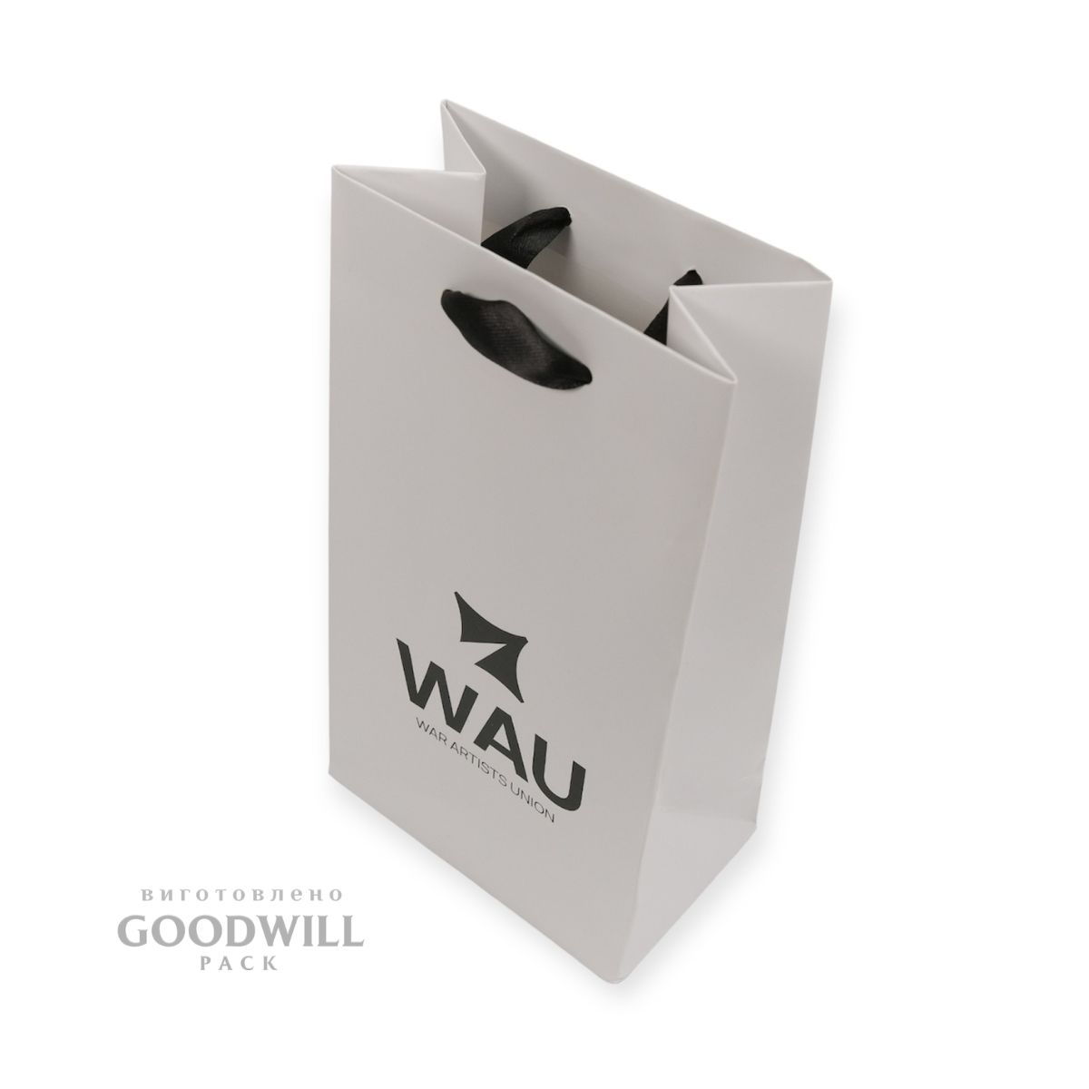 Брендовані паперові пакети оригінальні з ручками фотографія