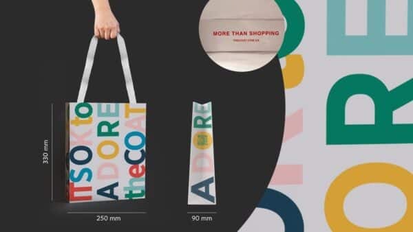 Брендовий пакет з ручками фотографія