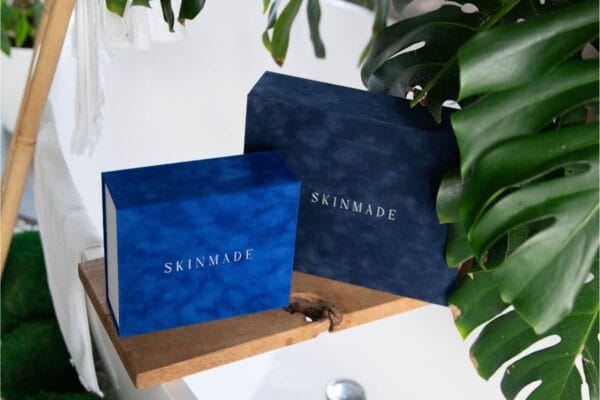 Фірмові коробки з логотипом фотографія