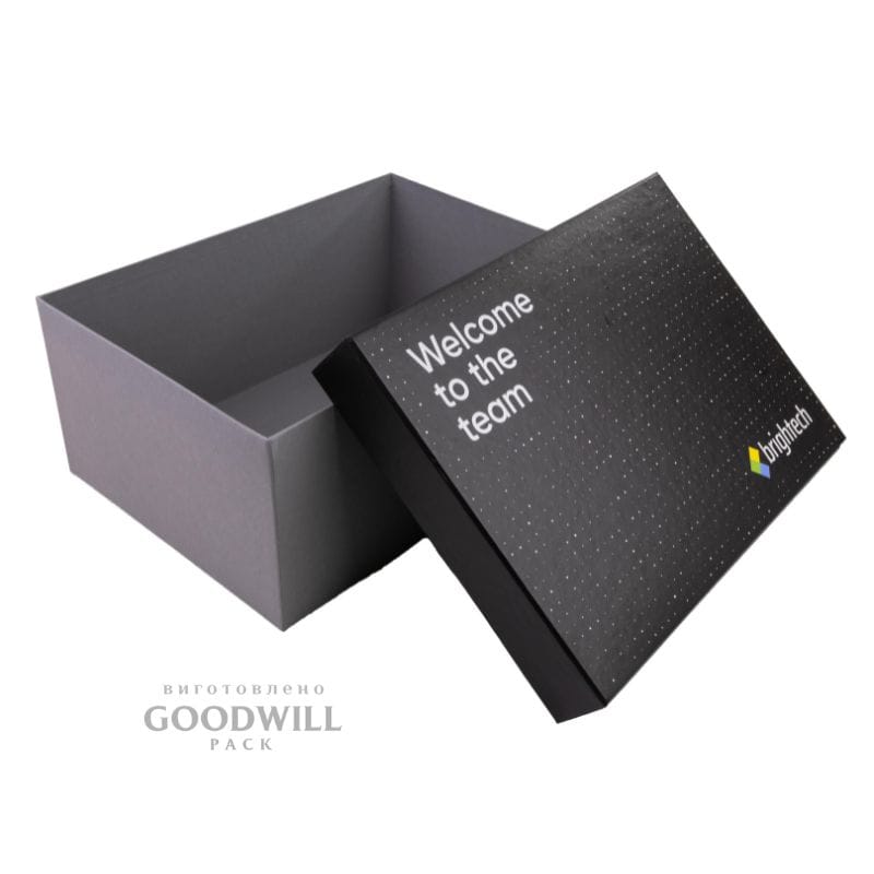 Коробка фірмова фото 1