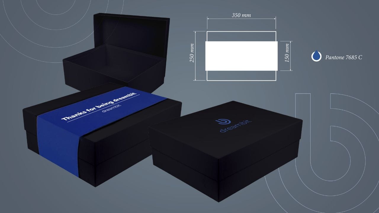 Коробки фірмові оригінальні з друком логотипа фотографія