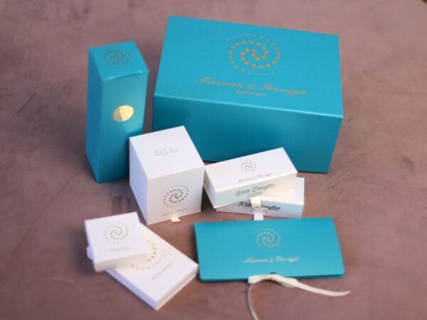 Коробки з друком логотипа оригінальні фотографія