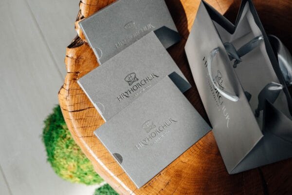 Упаковка брендова оригінальна фотографія