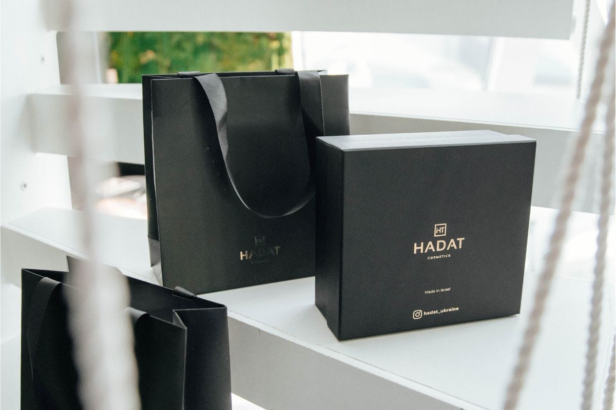Пакет виготовлений на замовлення косметичної компанії «Hadat cosmetics» фотографія