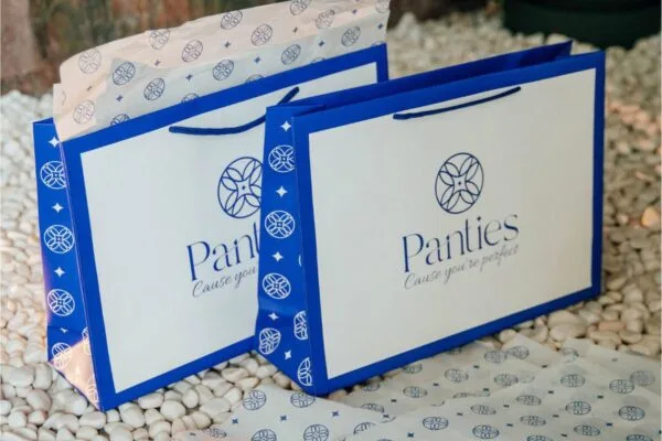 Пример бумажных пакетов с логотипом